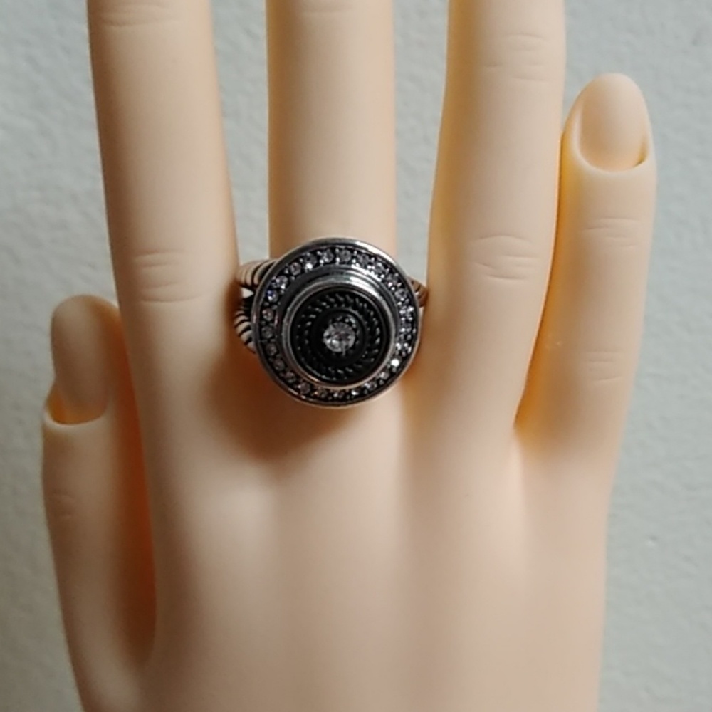 Woman's Beautiful Snap Ring w/Xtra Snap